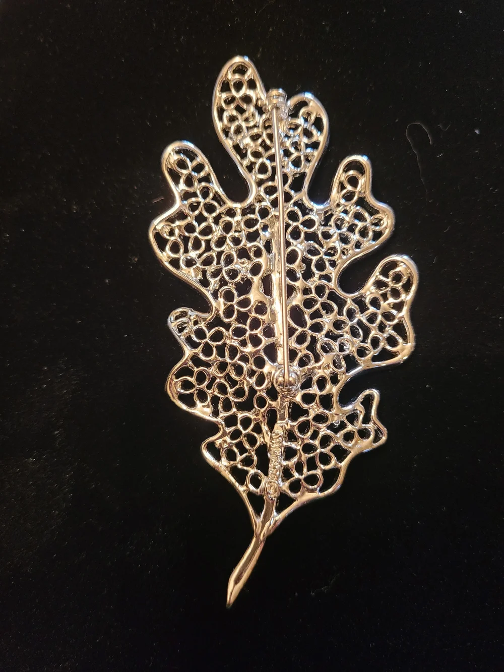 Vintage Sarah Coventry Silver Filigree Leaf Brooch Signed
